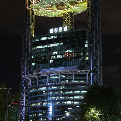 Jongro Tower by Alexei Bobko