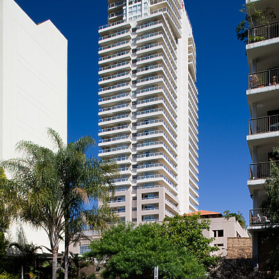 Quay West Apartments by Pavel Toczynski