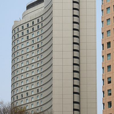 Hilton Tokyo by Kevin Hemphill