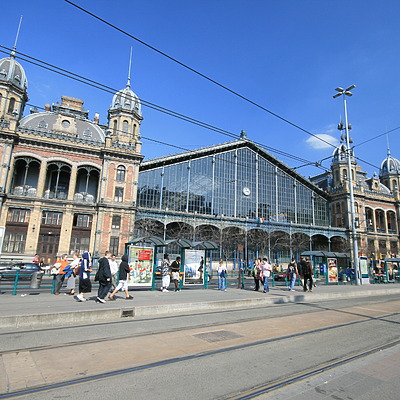 Budapest-Nyugati pályaudvar by Kjetil Balog