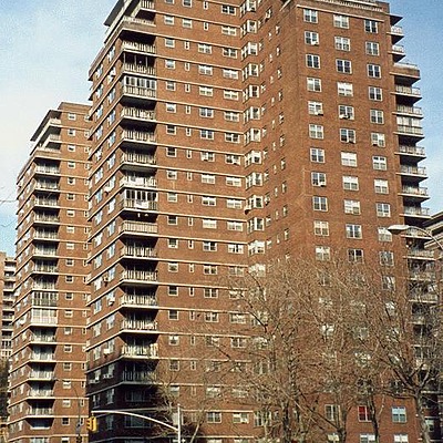 Penn Station South Houses V by Nate Lindsey