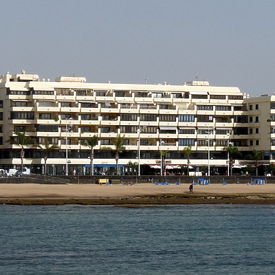 Edificio el Islote by Robin Spetz