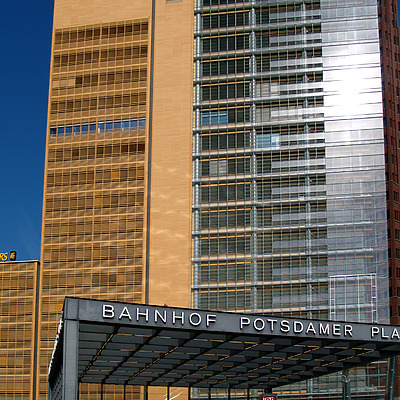 Potsdamer Platz 11 by Cesar Serrano