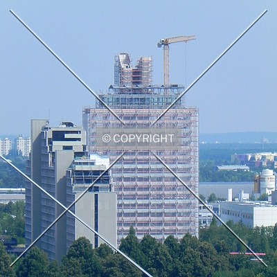 Helene-Mayer-Ring 4 by Florian Barbier