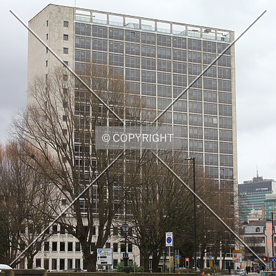 Albert Bridge House by Florian Barbier