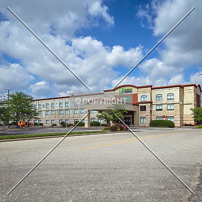 La Quinta Inn & Suites Saint Louis Airport - Riverport by Ryan Hildebrand