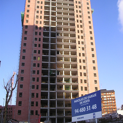 Torre Vallehermoso by Mikel Allende