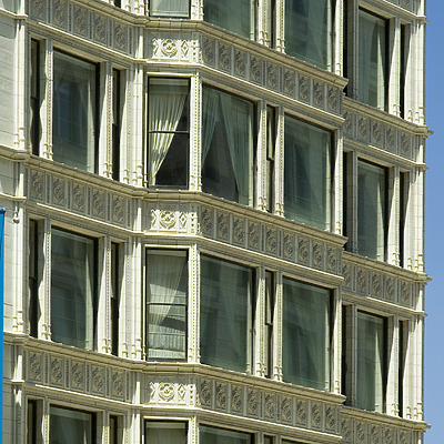 Reliance Building by Pavel Toczynski