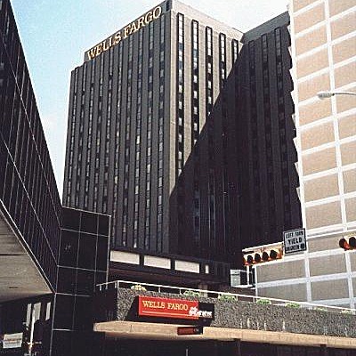 Wells Fargo Tower by Kevin Lehnhardt