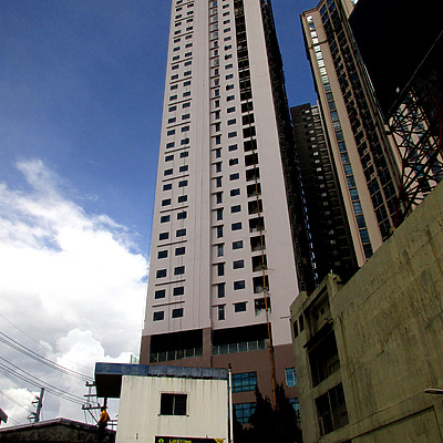 Regalia Park Tower 3 by Daniel Kieckhefer