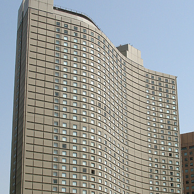 Hilton Tokyo by Kevin Hemphill