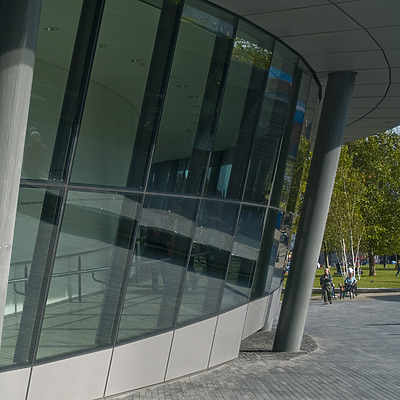 London City Hall by Cesar Serrano