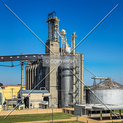 Cargill Grain Elevator - East Building by Ryan Hildebrand