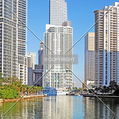 Met 1 by Jorge Molina