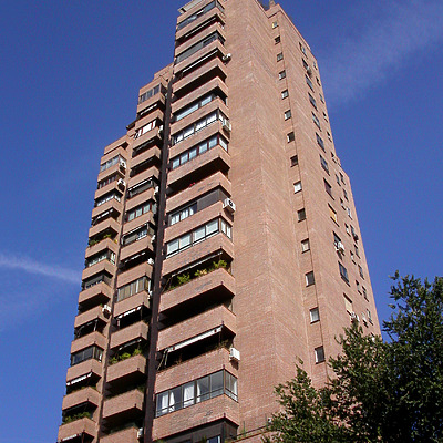 Torre Retiro by Cesar Serrano