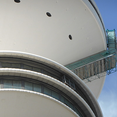 Heinrich-Hertz-Turm by Der Hamburger