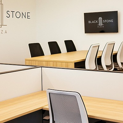 Kiewit Plaza by BLACKSTONE PLAZA