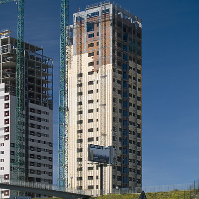 Torre Ámbar by Cesar Serrano