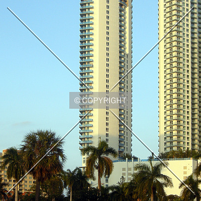 Quantum on the Bay North Tower by Jorge Molina