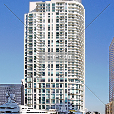 Met 1 by Jorge Molina