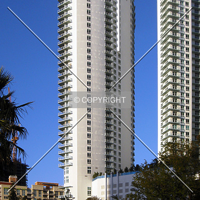 Quantum on the Bay North Tower by Jorge Molina