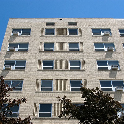 Elliott Arms by James Peacock