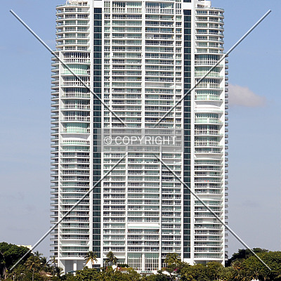 Santa Maria by Jorge Molina