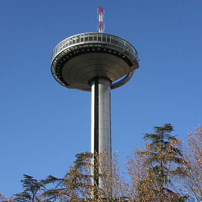 El Faro de Moncloa by Cesar Serrano
