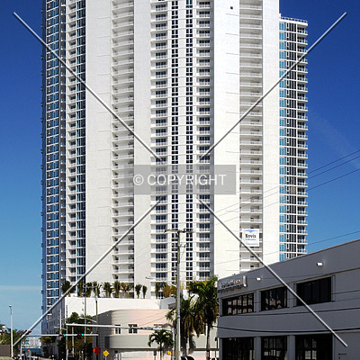 Paramount Bay at Edgewater Square by Jorge Molina