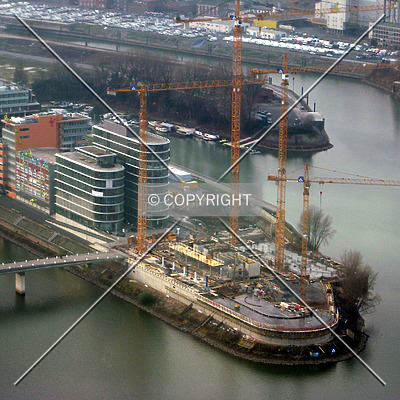 Hyatt-Regency Hotel by Nephilim