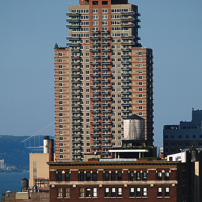 Riverbank West Apartments by Cesar Serrano