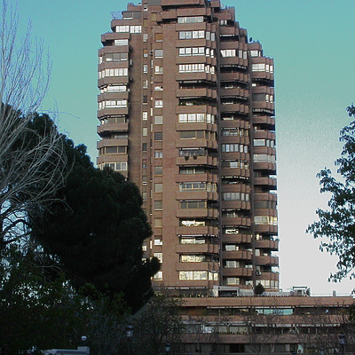 Torre Retiro by Cesar Serrano