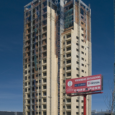 Torre Ámbar by Cesar Serrano