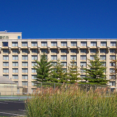 Holiday Inn - Airport West / Earth City by Ryan Hildebrand