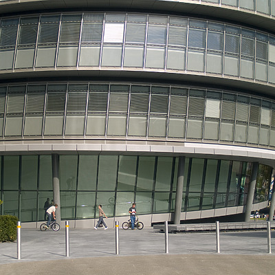 London City Hall by Cesar Serrano