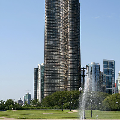 Lake Point Tower by Michiel van Dijk