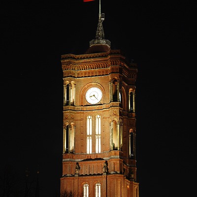 Rotes Rathaus by Huopa