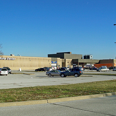 Jamestown Mall by Ryan Hildebrand