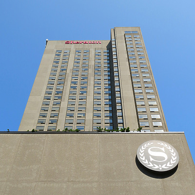 Le Centre Sheraton by James Peacock