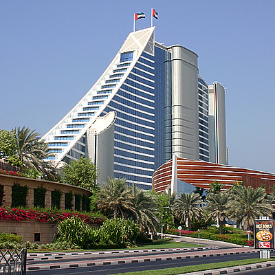 Jumeirah Beach Hotel by Michiel van Dijk