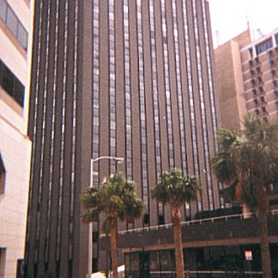 Wells Fargo Tower by Kevin Lehnhardt