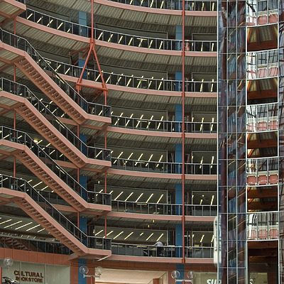 Thompson Center by Pavel Toczynski