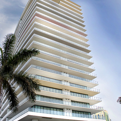 Apogee South Beach by Jim Schwartz