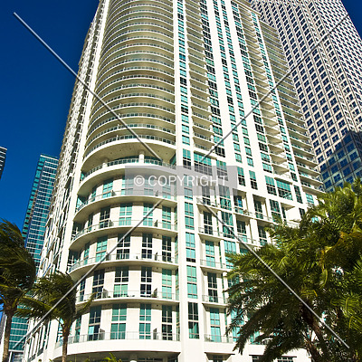 Met 1 by Jorge Molina