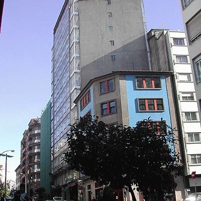 Rúa da República de el Salvador, 7 by David Guija