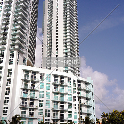 Quantum on the Bay North Tower by Jorge Molina