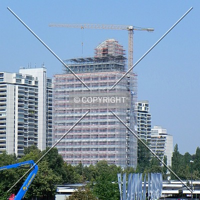 Helene-Mayer-Ring 4 by Florian Barbier