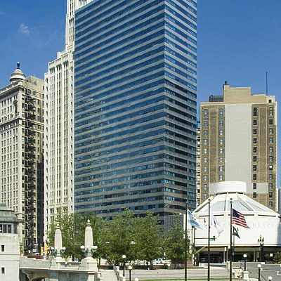 Wyndham Grand Chicago Riverfront Hotel by Pavel Toczynski