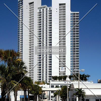 Paramount Bay at Edgewater Square by Jorge Molina