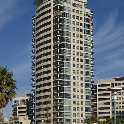 Illa del Llac 2 by Cesar Serrano